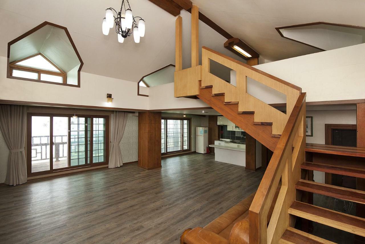 Tongyeong Paper Island Pension Exterior photo